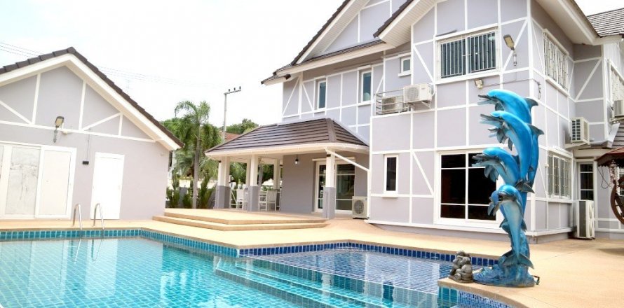Casa de 5 dormitorios en Pattaya, Tailandia № 36366