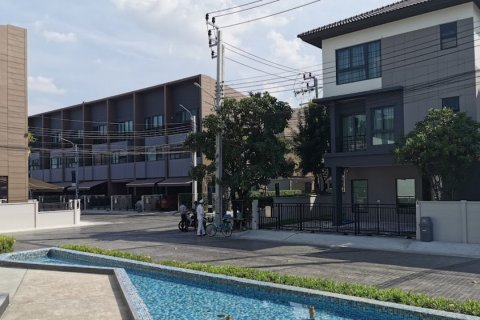 Sobre plano Baan Klang Muang Sathorn - Suksawat en Samut Prakan, Tailandia № 35343 - foto 6