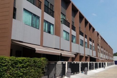 Sobre plano Baan Klang Muang Sathorn - Suksawat en Samut Prakan, Tailandia № 35343 - foto 4
