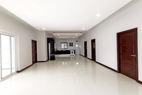 Casa de 3 dormitorios en Bang Sare, Tailandia № 36357 - foto 5