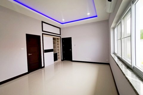 Casa de 3 dormitorios en Bang Sare, Tailandia № 36357 - foto 18