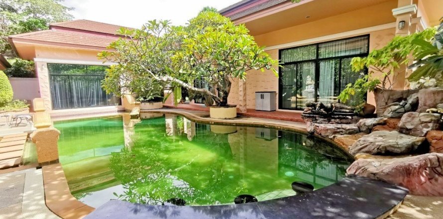 Casa de 3 dormitorios en Pattaya, Tailandia № 36365