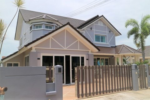 Casa de 5 dormitorios en Pattaya, Tailandia № 36366 - foto 3