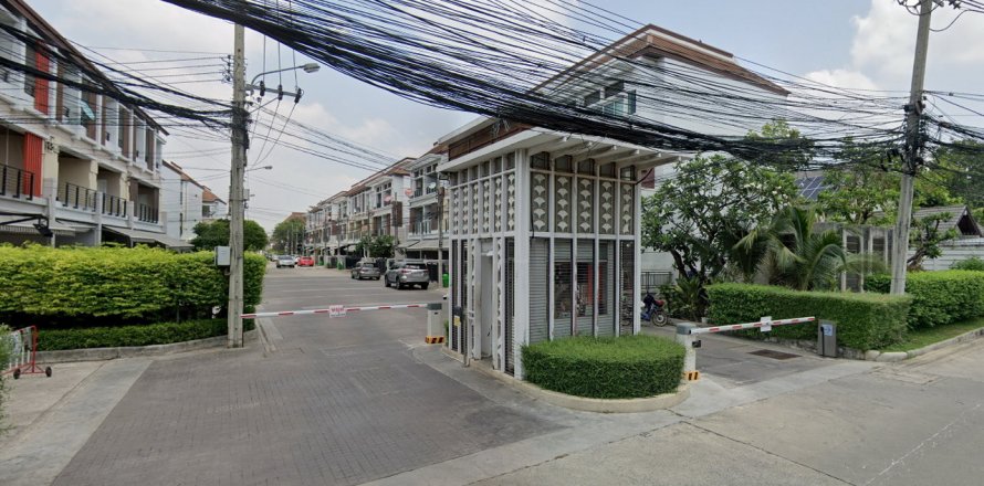 Sobre plano Baan Klang Muang Urbanion Rama 9 - Ladprao en Bangkok, Tailandia № 36639