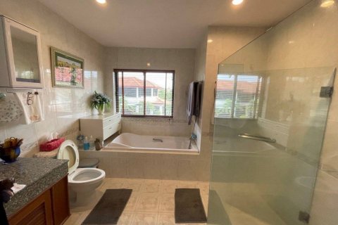 Casa de 5 dormitorios en Pattaya, Tailandia № 36720 - foto 11