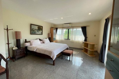 Casa de 5 dormitorios en Pattaya, Tailandia № 36720 - foto 18
