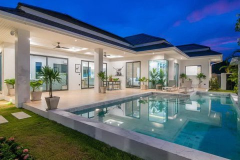 Sobre plano The Luxury Home en Hua Hin, Tailandia № 37155