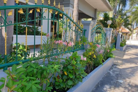 Casa de 3 dormitorios en Pattaya, Tailandia № 43667 - foto 4