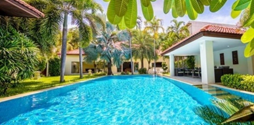 Casa de 12 dormitorios en Pattaya, Tailandia № 43672
