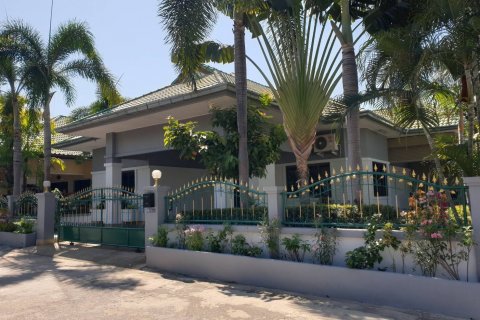 Casa de 3 dormitorios en Pattaya, Tailandia № 43667