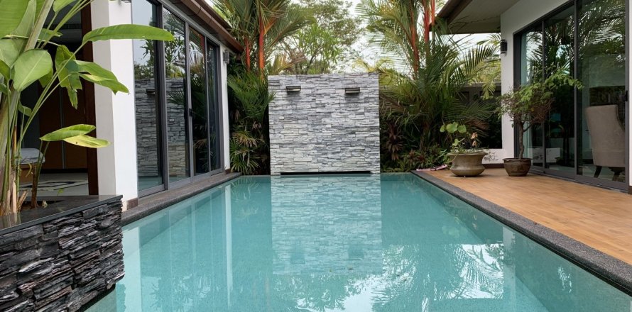 Casa de 3 dormitorios en Bang Tao, Tailandia № 3851