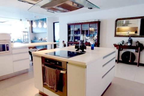 Condominio de 3 dormitorios en Pattaya, Tailandia № 43662 - foto 10