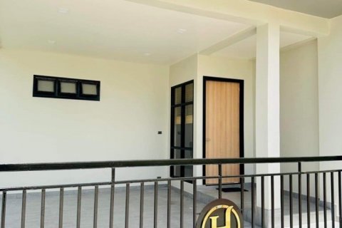 Casa de 3 dormitorios en Pattaya, Tailandia № 43657 - foto 4