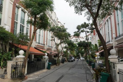 Sobre plano Baan Klang Krung (British Town - Thonglor) en Bangkok, Tailandia № 43245