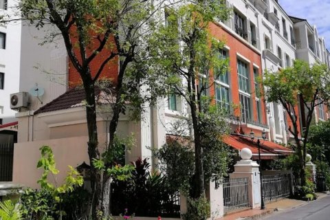 Sobre plano Baan Klang Krung (British Town - Thonglor) en Bangkok, Tailandia № 43245 - foto 8