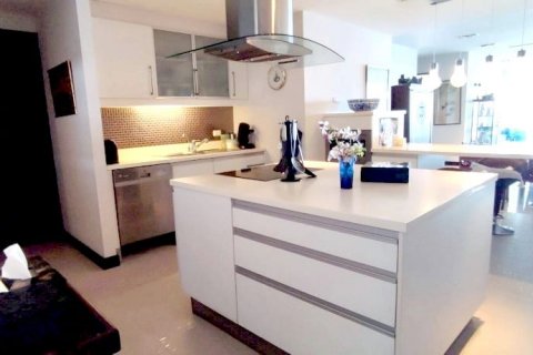 Condominio de 3 dormitorios en Pattaya, Tailandia № 43662 - foto 13