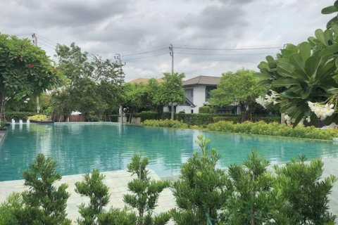 Sobre plano Burasiri Wongwaen-Onnut en Samut Prakan, Tailandia № 43619 - foto 9