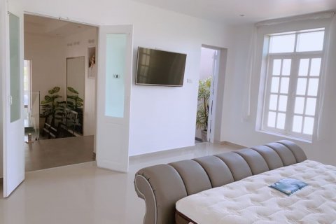 Casa de 6 dormitorios en Pattaya, Tailandia № 44709 - foto 14