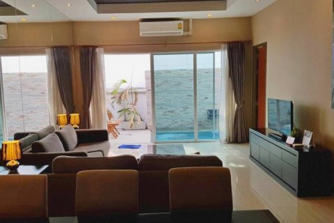 Casa de 3 dormitorios en Pattaya, Tailandia № 44364 - foto 3