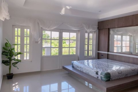 Casa de 6 dormitorios en Pattaya, Tailandia № 44709 - foto 12