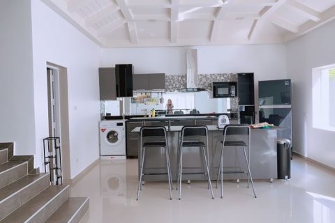 Casa de 6 dormitorios en Pattaya, Tailandia № 44709 - foto 7