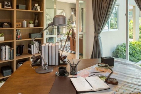 Sobre plano Saransiri Kohkaew en Bangkok, Tailandia № 43768 - foto 7