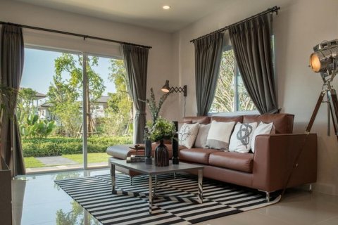Sobre plano Saransiri Kohkaew en Bangkok, Tailandia № 43768 - foto 6