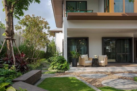 Sobre plano Burasiri Pattanakarn en Bangkok, Tailandia № 43765 - foto 11