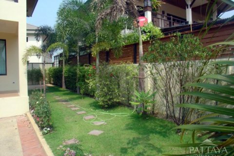 Casa de 3 dormitorios en Pattaya, Tailandia № 45515 - foto 28