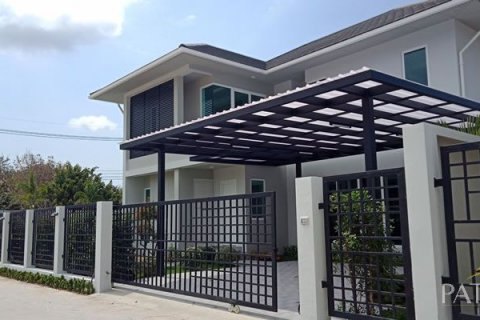 Casa de 4 dormitorios en Pattaya, Tailandia № 45523