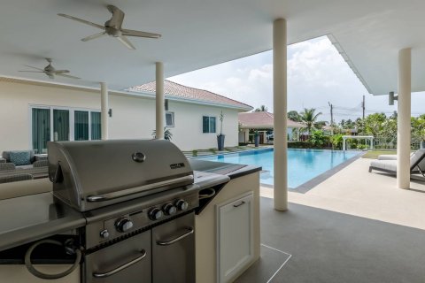 Casa de 4 dormitorios en Pattaya, Tailandia № 45527 - foto 6