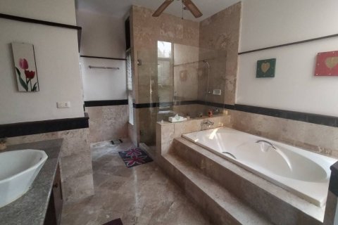 Casa de 3 dormitorios en Pattaya, Tailandia № 45557 - foto 17