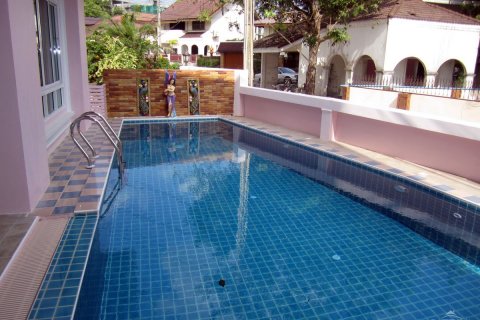 Casa de 5 dormitorios en Jomtien Beach, Pattaya, Tailandia № 45502 - foto 18