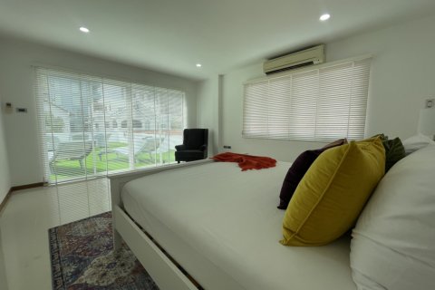 Casa de 4 dormitorios en Jomtien Beach, Pattaya, Tailandia № 23856 - foto 22
