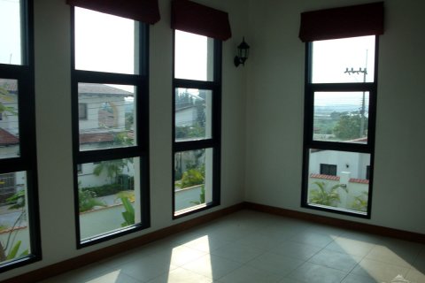 Casa de 5 dormitorios en Pattaya, Tailandia № 45493 - foto 25