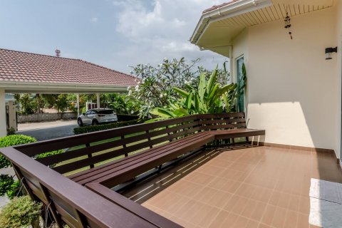 Casa de 4 dormitorios en Pattaya, Tailandia № 45527 - foto 29