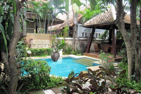 Casa de 3 dormitorios en Jomtien Beach, Pattaya, Tailandia № 45513 - foto 16
