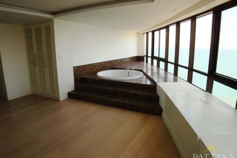 Condominio de 3 dormitorios en Jomtien Beach, Pattaya, Tailandia № 45235 - foto 2