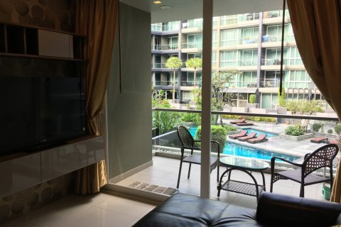 Sobre plano Apus en Pattaya, Tailandia № 27453 - foto 8