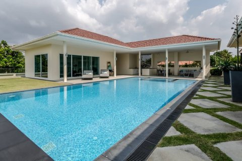 Casa de 4 dormitorios en Pattaya, Tailandia № 45527 - foto 5