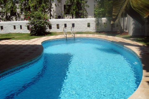 Casa de 4 dormitorios en Pattaya, Tailandia № 45431 - foto 4
