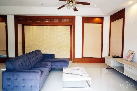 Casa de 5 dormitorios en Pattaya, Tailandia № 45508 - foto 18