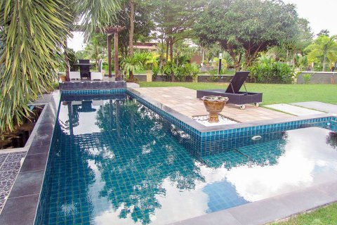 Casa de 3 dormitorios en Pattaya, Tailandia № 45429 - foto 3