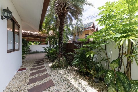 Casa de 4 dormitorios en Jomtien Beach, Pattaya, Tailandia № 45498 - foto 11