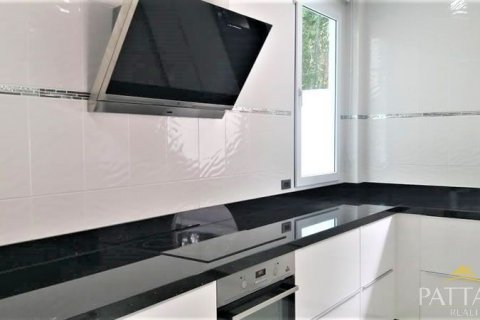 Casa de 5 dormitorios en Pattaya, Tailandia № 45475 - foto 4