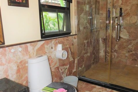 Casa de 3 dormitorios en Pattaya, Tailandia № 45476 - foto 16
