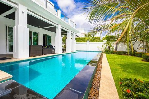 Casa de 5 dormitorios en Jomtien Beach, Pattaya, Tailandia № 45439 - foto 2