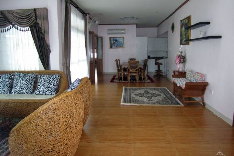 Casa de 5 dormitorios en Jomtien Beach, Pattaya, Tailandia № 45502 - foto 3