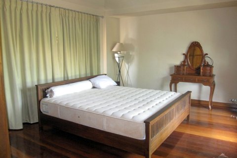 Casa de 3 dormitorios en Jomtien Beach, Pattaya, Tailandia № 45513 - foto 13