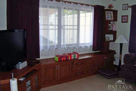 Casa de 4 dormitorios en Pattaya, Tailandia № 45517 - foto 18